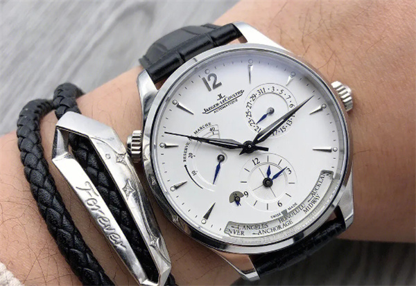 积家手表进灰了解决办法是什么(图) 积家手表进灰了解决办法是什么(图)